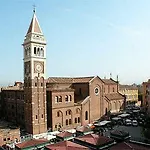 Отель Laurentia