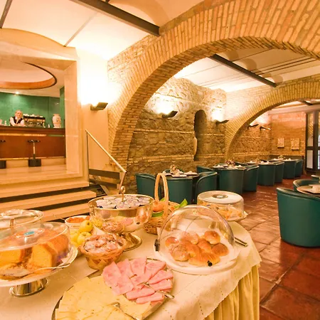 Hotel Laurentia 3*