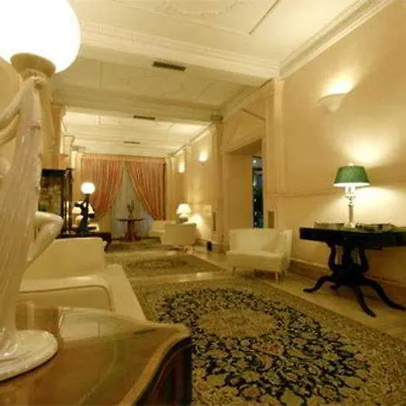 Laurentia 3*