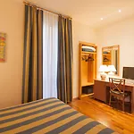 Hotel Laurentia 3*