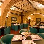Hotel Laurentia 3*