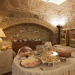 Laurentia Hotel