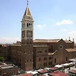 Laurentia Hotel 3*