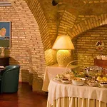 Laurentia Hotel