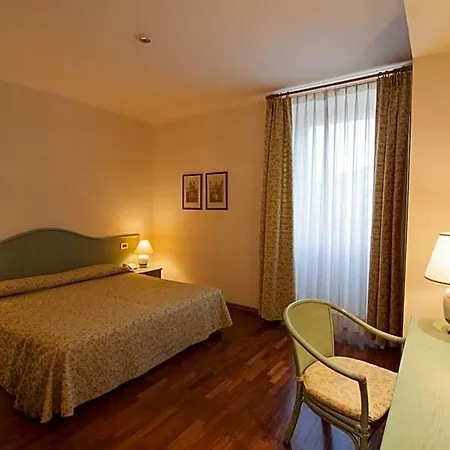 Hotel Laurentia 3*