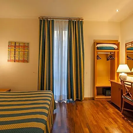 Laurentia Hotel