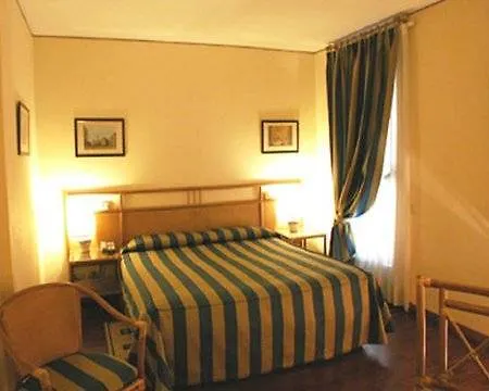 Laurentia 3*