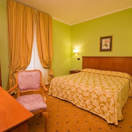 Hotel Laurentia 3*