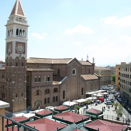 Laurentia Hotel