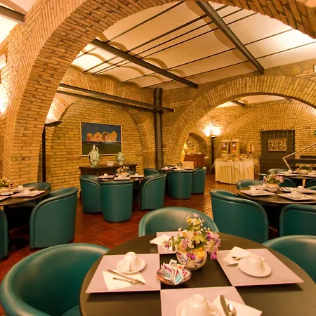Hotel Laurentia 3*